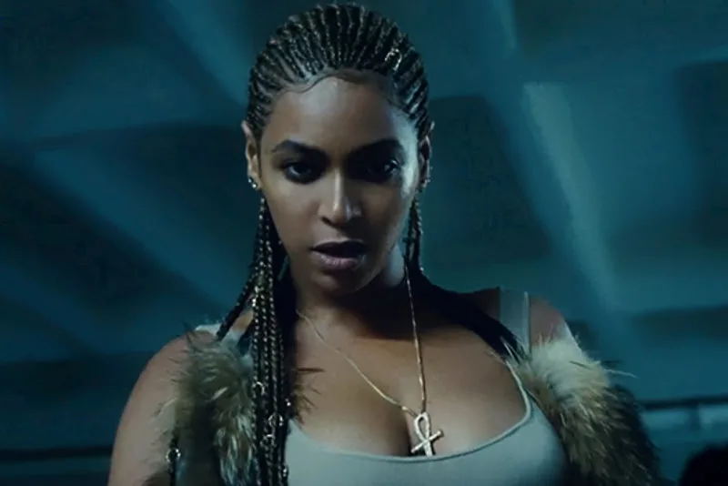 Beyonce wearing an ankh pendant