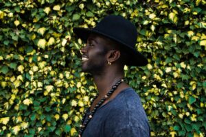 Earring In The Left Ear For Men: What's the Meaning?